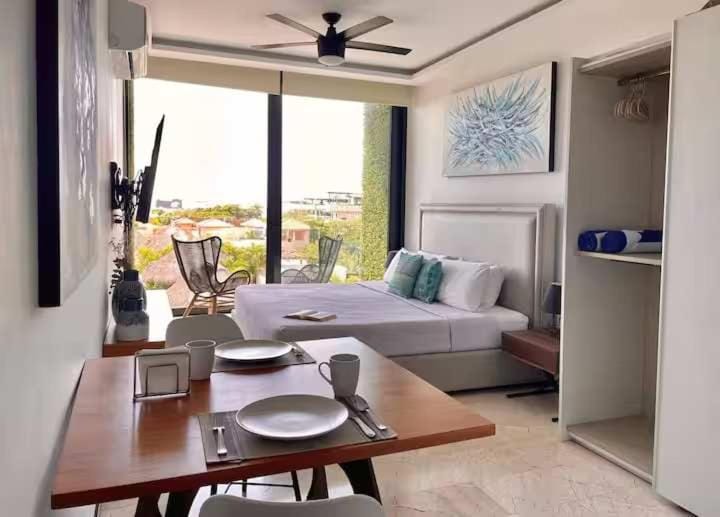 Bed, View (from property/room), Balcony/Terrace, Photo of the whole room, Dining area, Bedroom