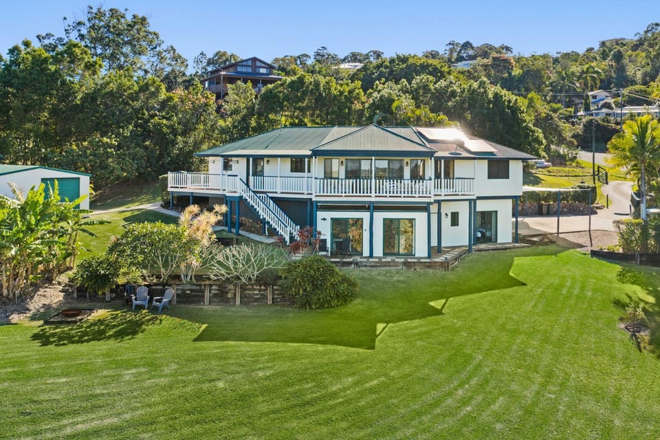 Property building, Natural landscape, Garden, Garden view