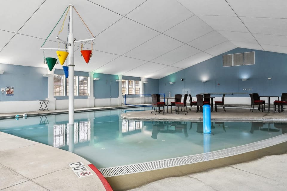 New Luxury Condo - Egg Harbor-Indoor Pool Gym House in Egg Harbor