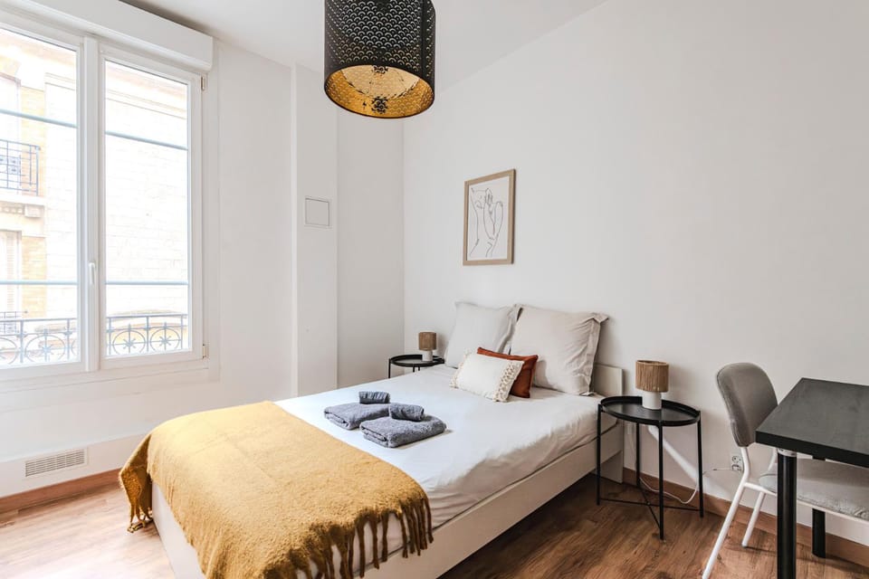 Seating area, Bedroom