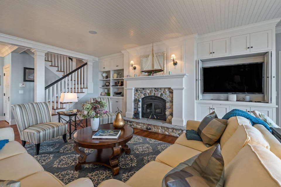 Dog Friendly-Luxury home on Lake Michigan House in Door County