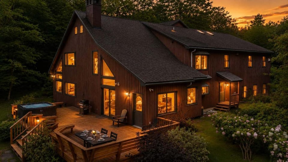 Peak Views in Jay - Stunning Views Hot Tub & Sauna House in Jay
