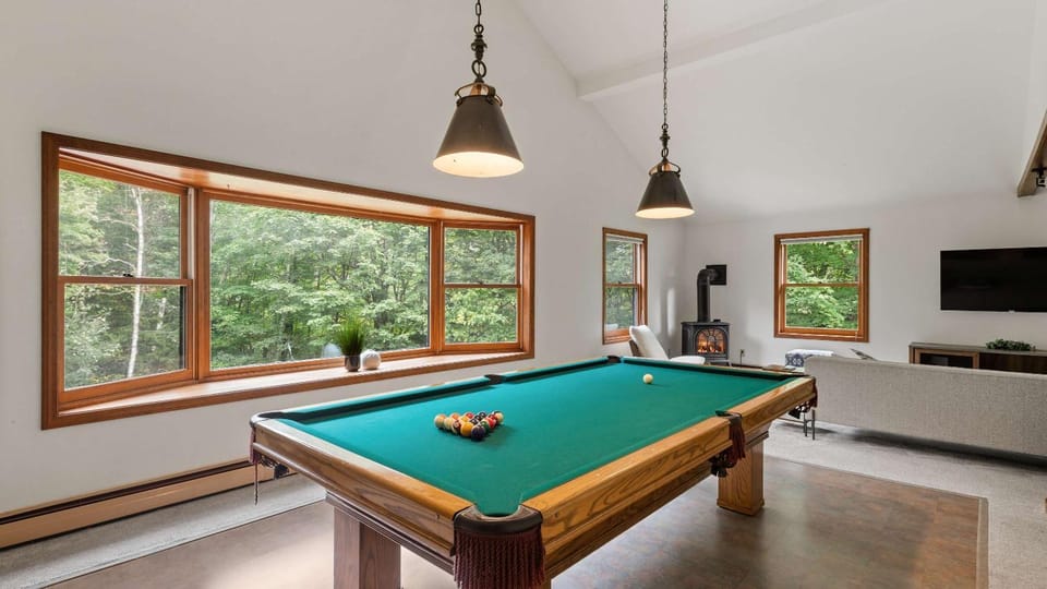 Peak Views in Jay - Stunning Views Hot Tub & Sauna House in Jay