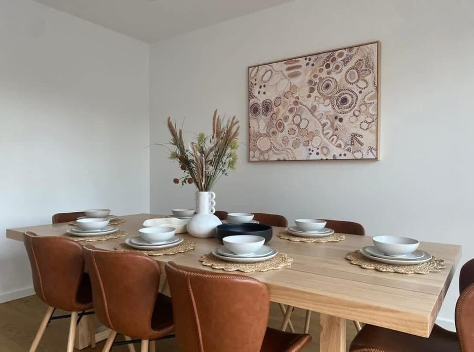 Peaceful Golf Course Escape with Kangaroos House in Anglesea