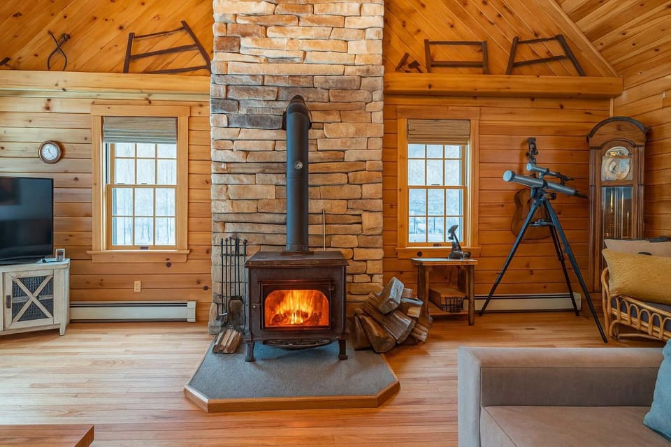 Pucky Pines - 5 mins to Bethel Woods with Hot Tub House in White Lake