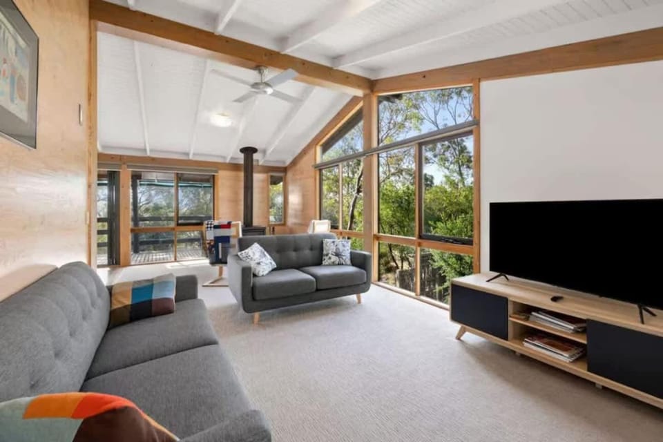 Coastal Bush Stay - walk everywhere House in Aireys Inlet