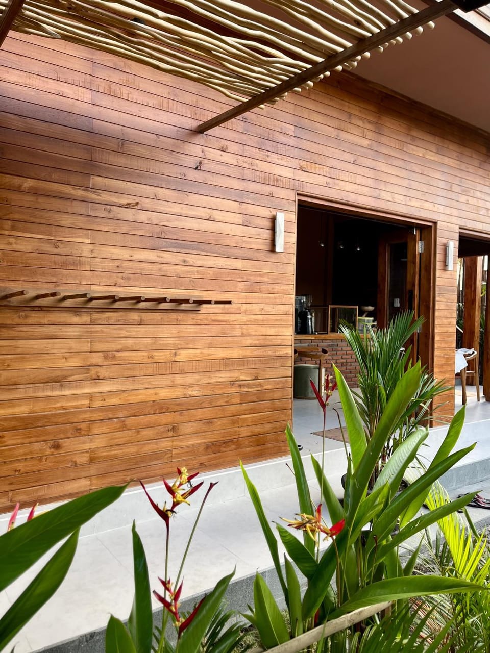 Restaurant/places to eat, Balcony/Terrace