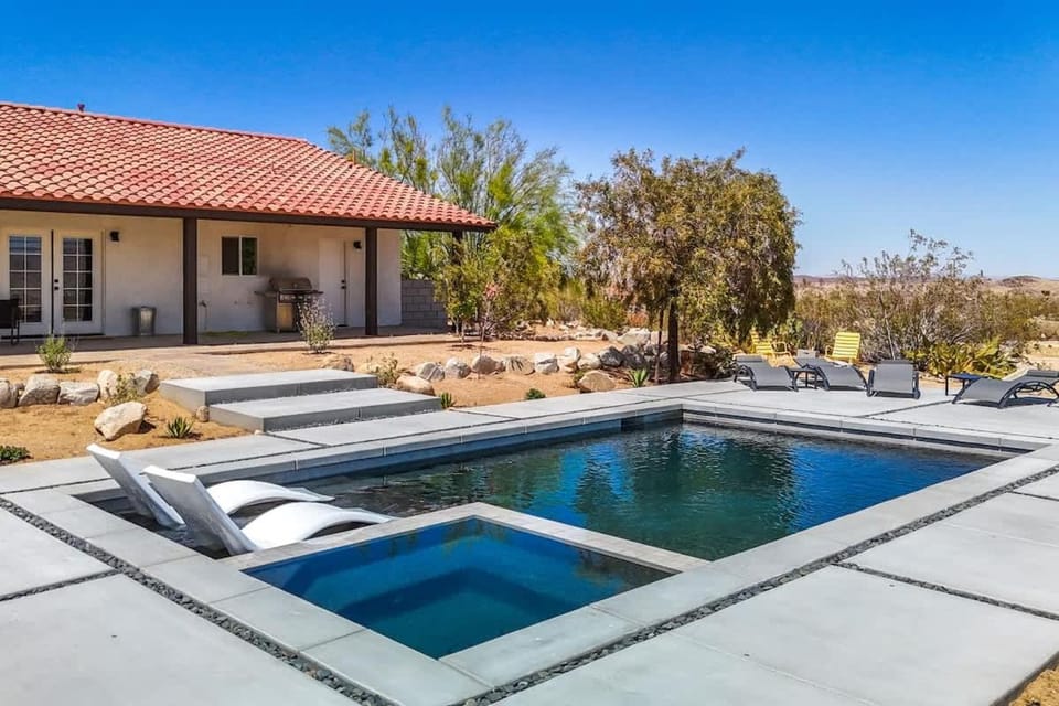 Sunflower - 40 Acres Pool Pickleball Game Room House in Southern California