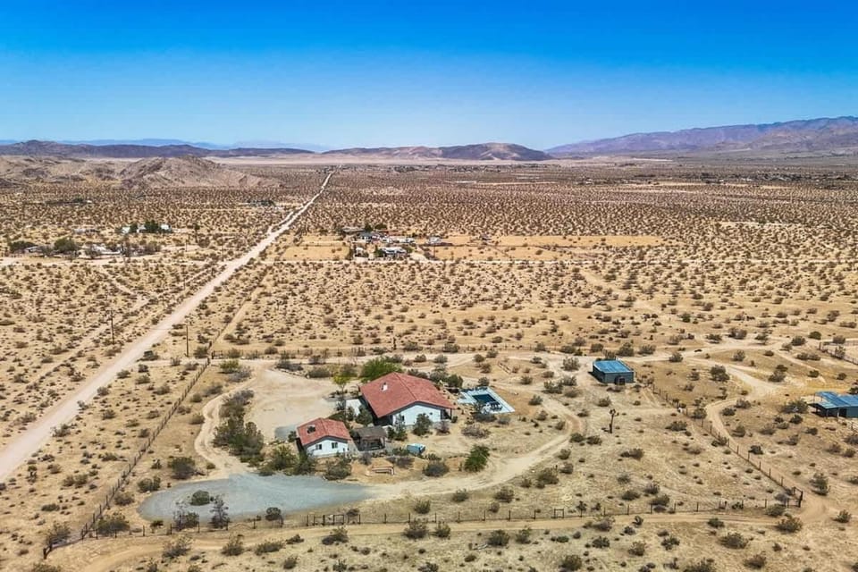 Sunflower - 40 Acres Pool Pickleball Game Room House in Southern California