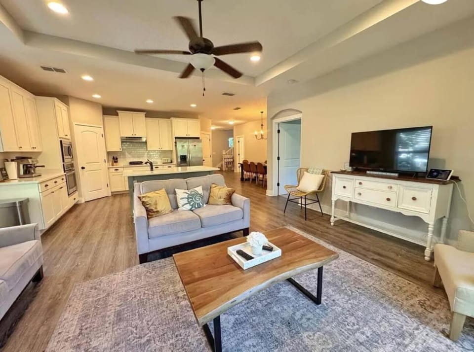 BigFams/BBQ/Bikes/55 MinJAX/5 MinBeach+StatePark House in Saint Augustine Beach