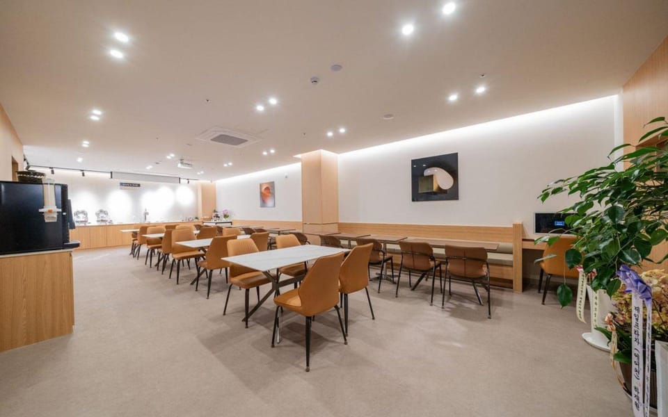 Area and facilities, Breakfast