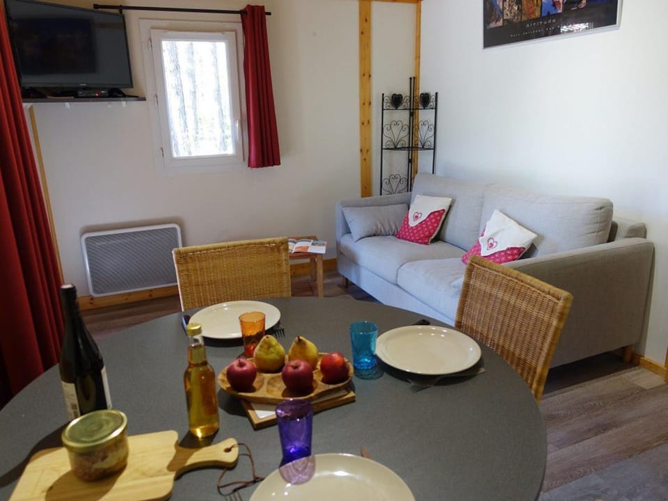Chalet confortable - 6 pers. - API-1-52-2714 Campground/ 
RV Resort in Provence-Alpes-Côte d'Azur
