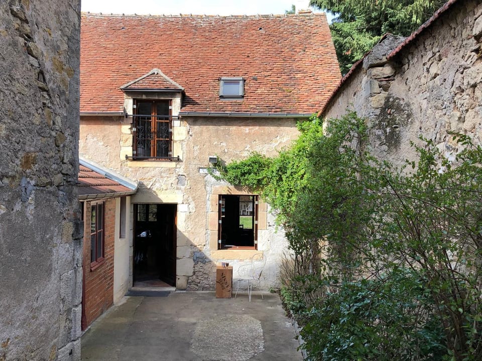Gîte confortable au centre-ville - 8 pers. - FR-1-586-69 House in Centre-Val de Loire