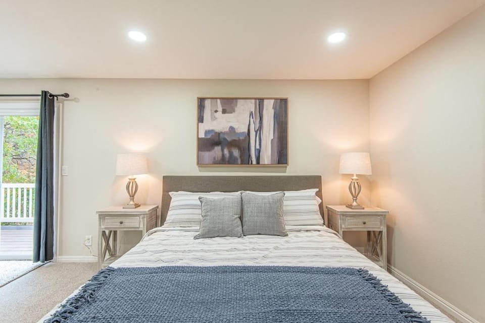 7591 Prospector Drive House in Cottonwood Heights