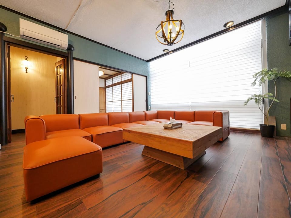 E E House Apartment in Shizuoka Prefecture