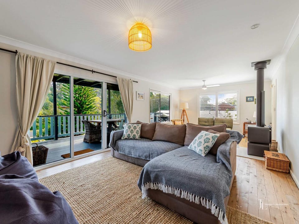 Living room, Photo of the whole room, Seating area
