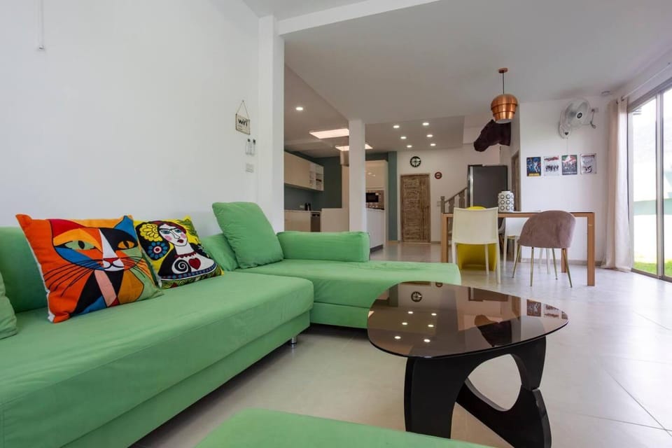 Cornerstone Villa 3BR Peaceful Tropical Hideaway House in Ko Samui