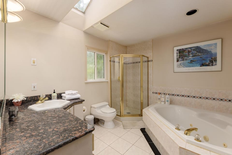 Shower, Bathroom, Bath, towels