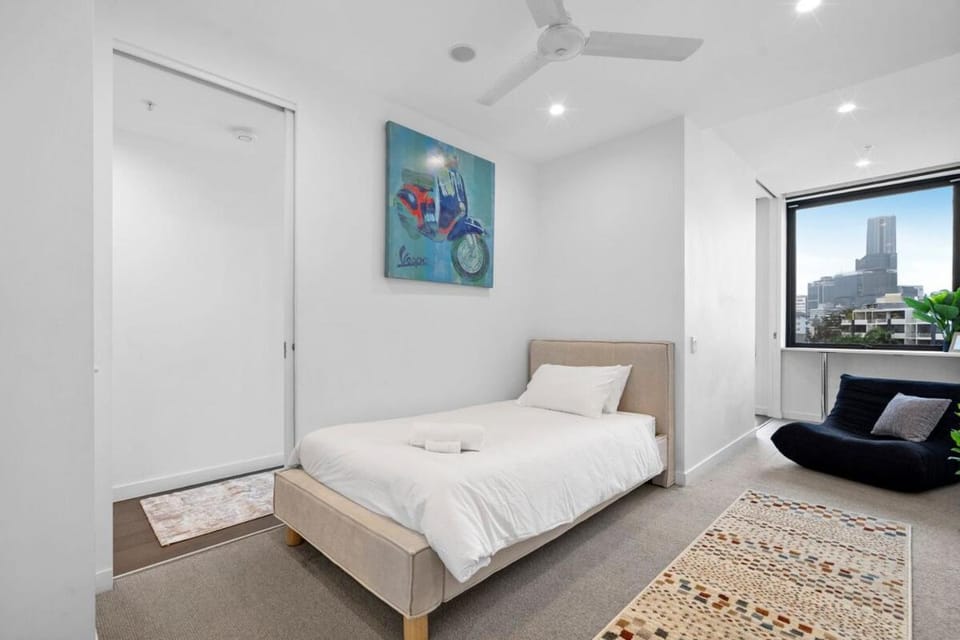 Two Bedroom City Retreat with Pool, Gym and Parking Apartment in Brisbane City