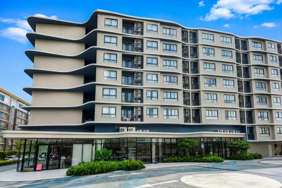 Property building, Day