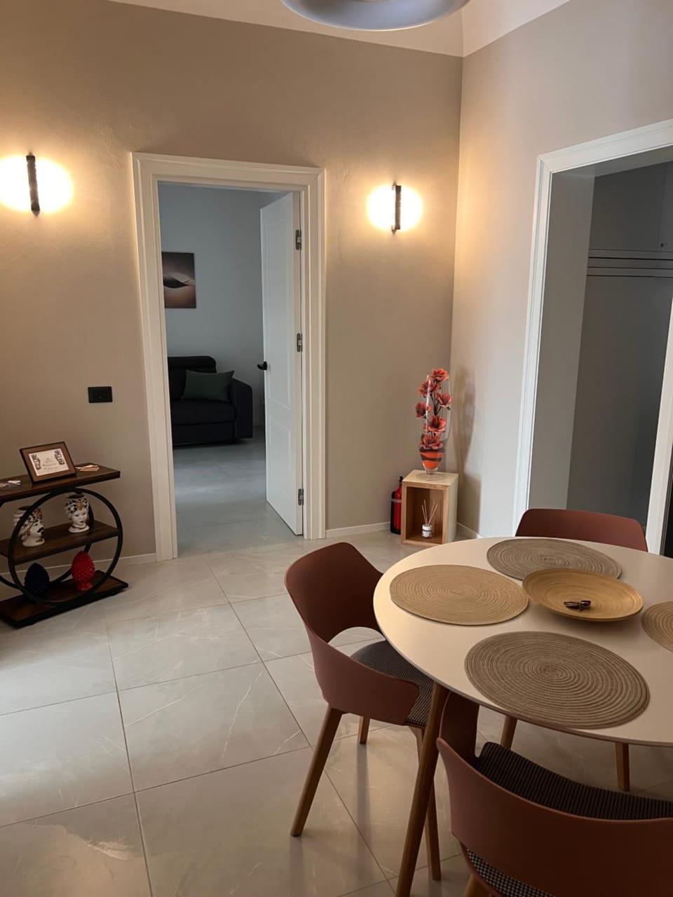 EmyHouse Politeama Design Suite 2 min from Politeama Apartment in Palermo