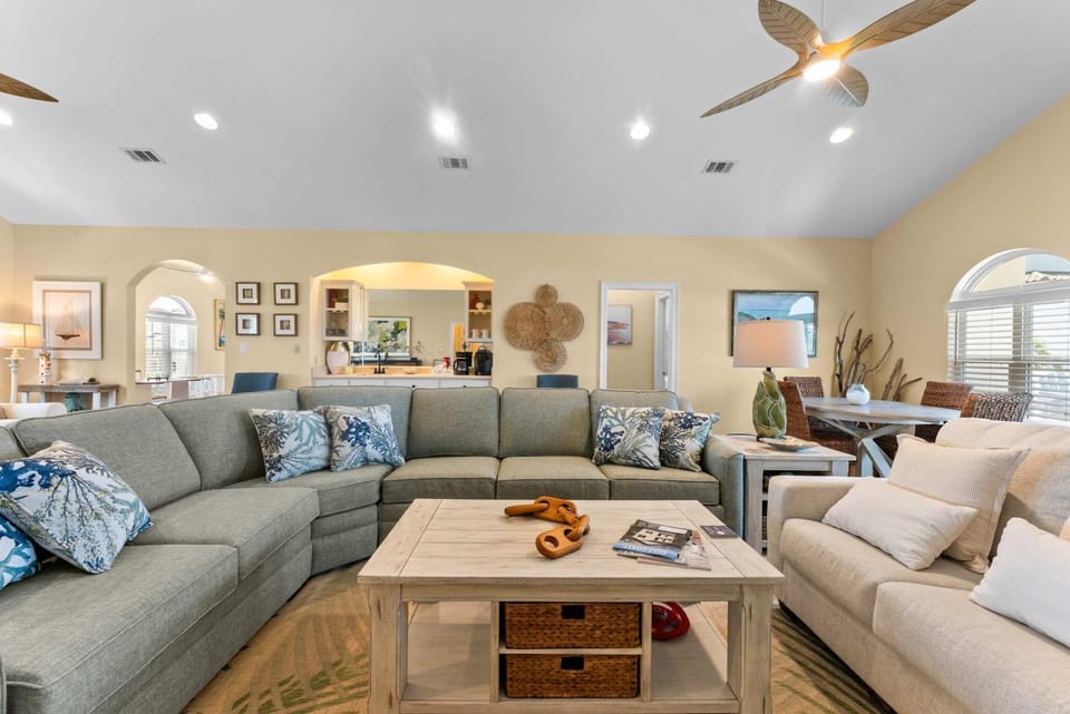 Gulf View Beach Home with Pool House in Gulf Shores