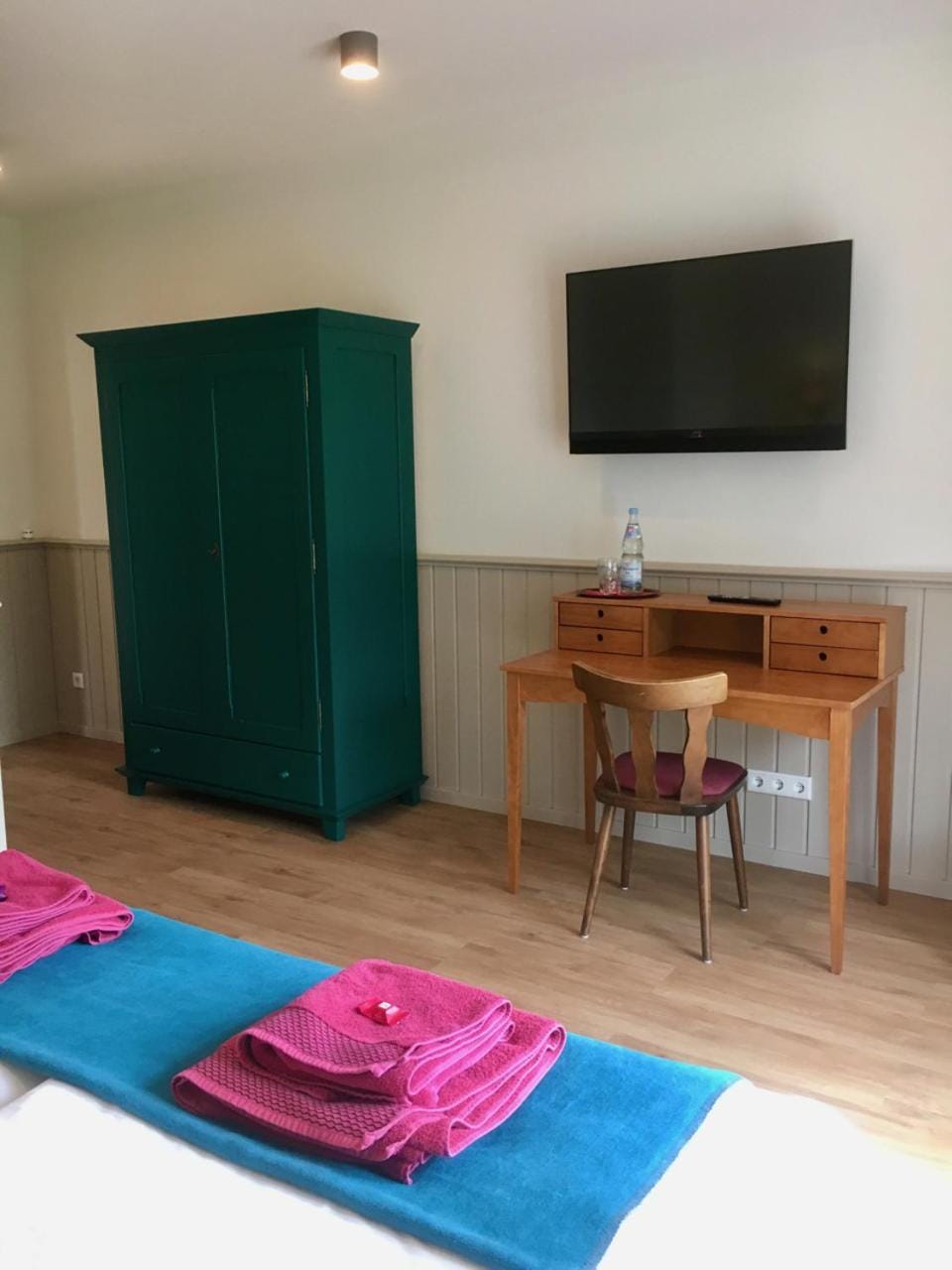 TV and multimedia, Photo of the whole room