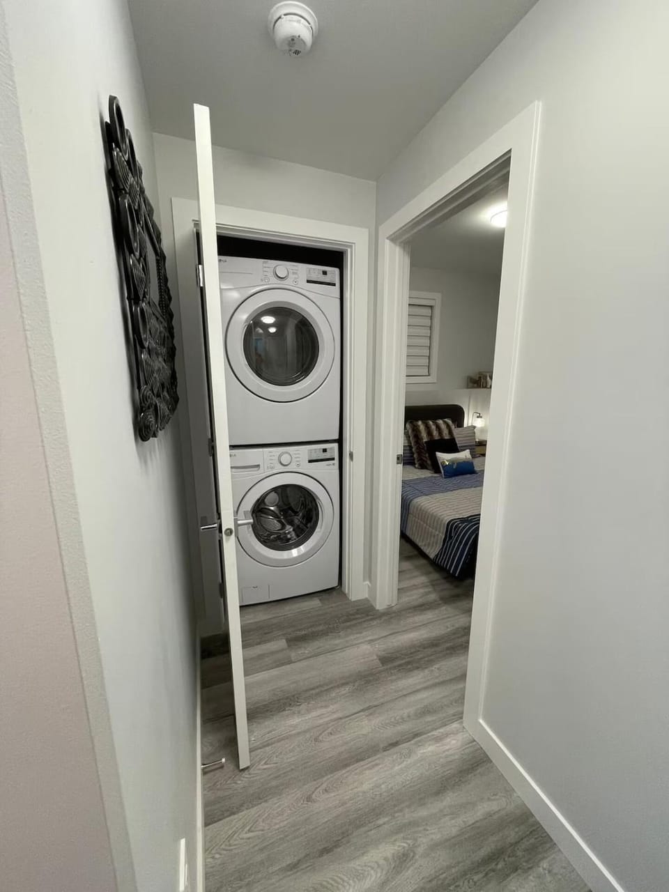 Cozy 2 Bedroom Suite in Brighton - 3 Minutes to Landmark Cinemas & Marketplace Apartment in Saskatoon