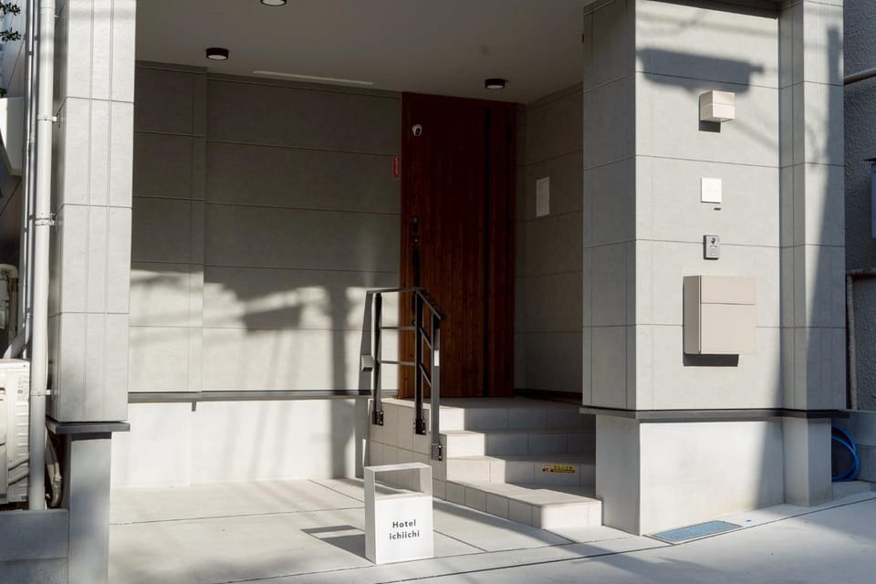 Facade/entrance
