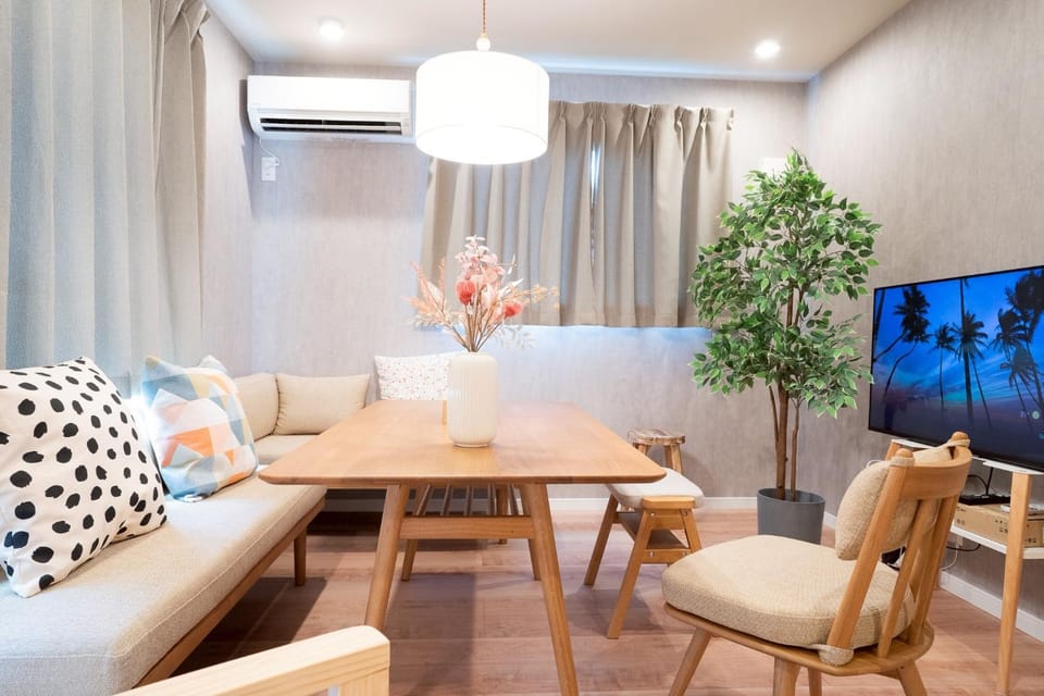 Living room, Dining area, air conditioner