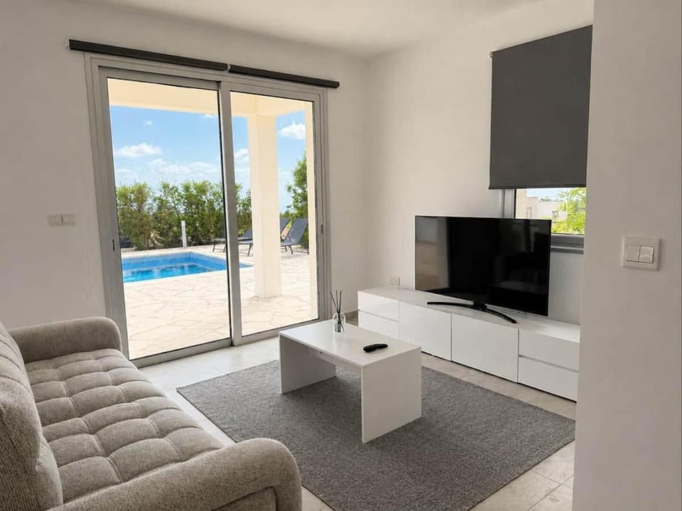 Seaview Villa with Pool and Rooftop Terrace House in Tala