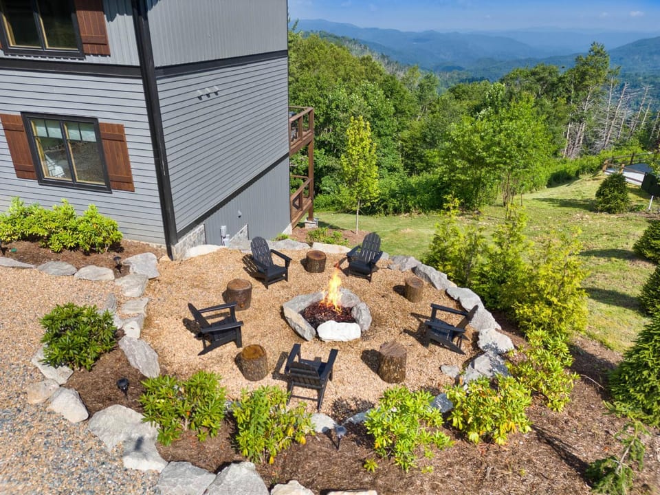Wine Down at Eagles Nest House in Tennessee