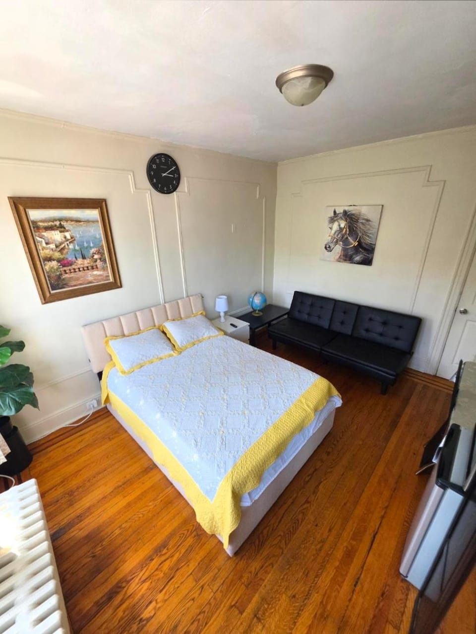 Habitación Privada Práctica con TV de 65 pulgadas en zona comercial muy activa Vacation rental in Paterson