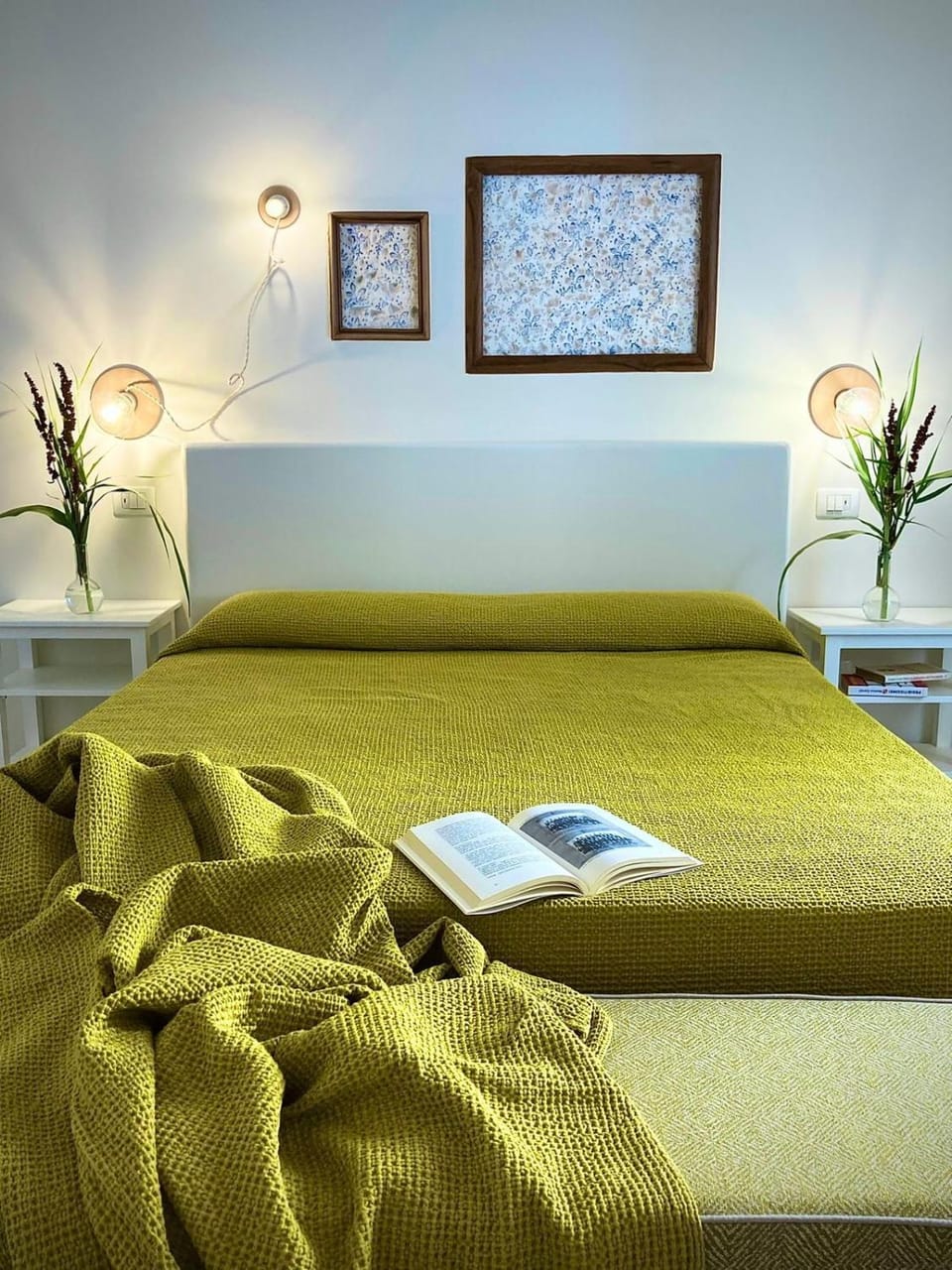 Bed, Decorative detail, Bedroom