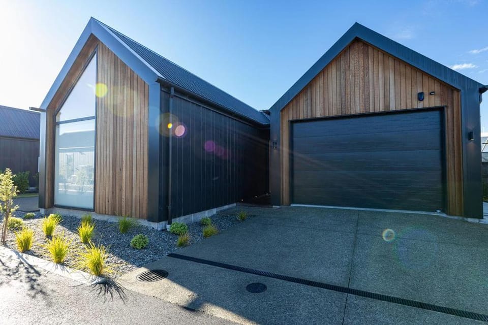 Alpine Luxury With 3 Ensuites House in Canterbury