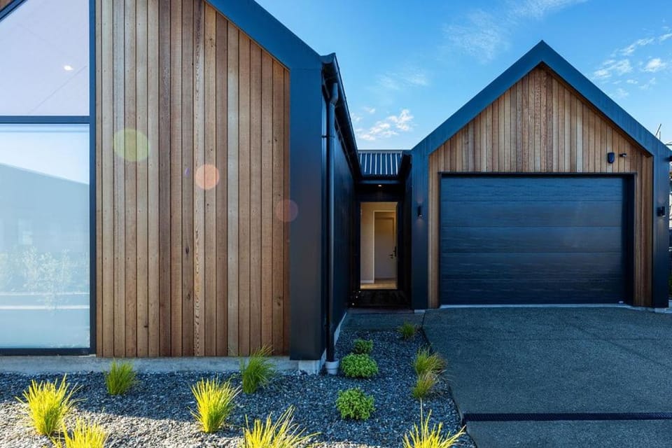 Alpine Luxury With 3 Ensuites House in Canterbury