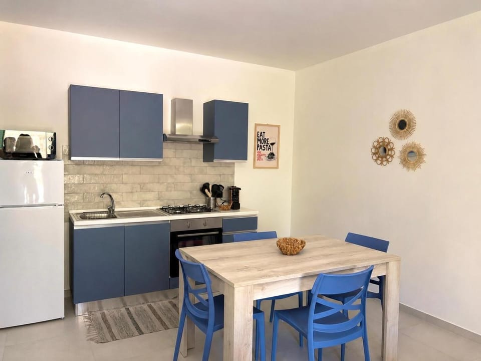 Kitchen or kitchenette, kitchen