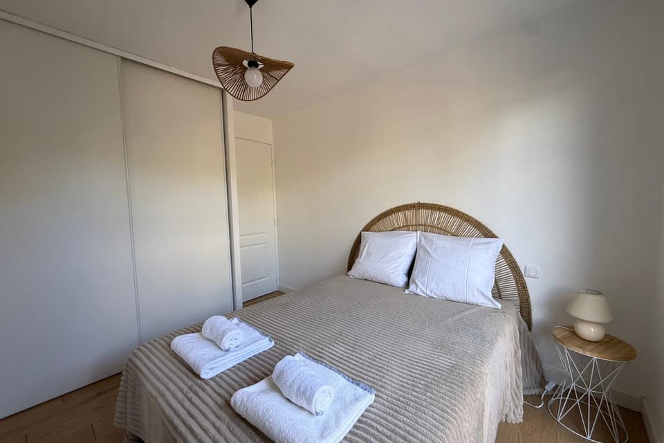 APARTEMENT LE TEYCHAN - Nature & Comfort Apt in Arès 2 Guests House in Arès
