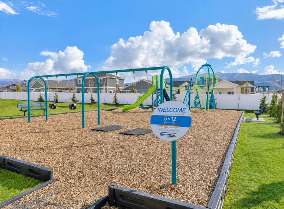 Timpanogos View Retreat with RV Parking Pad House in Heber City