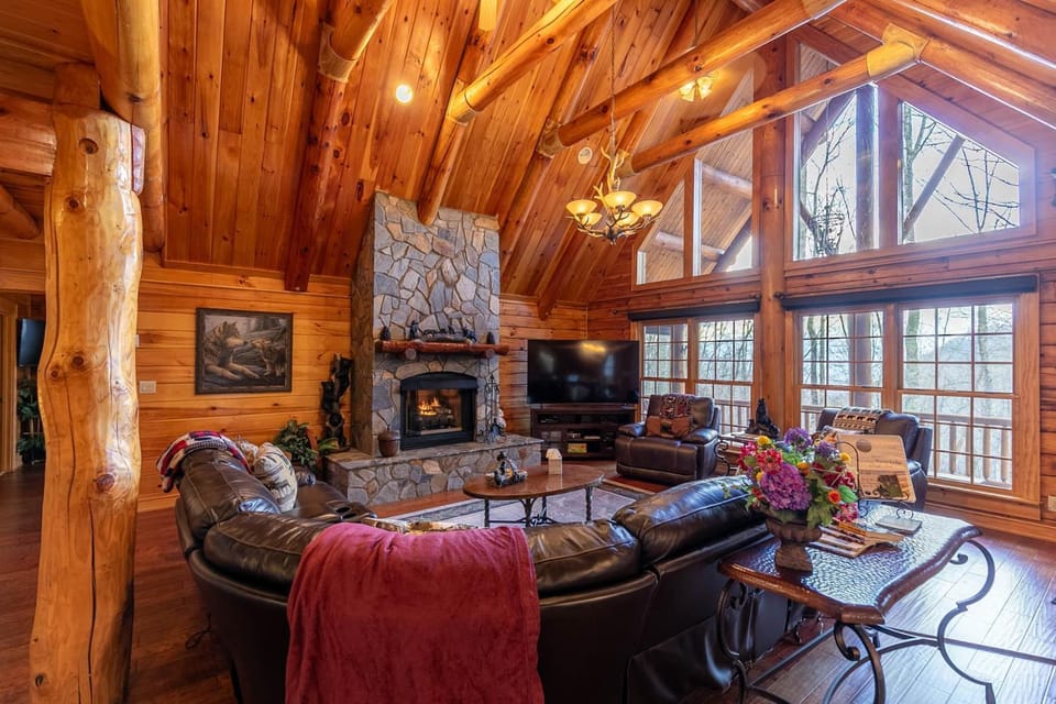 4BR Running Waters Lodge at Eagles Nest House in Beech Mountain