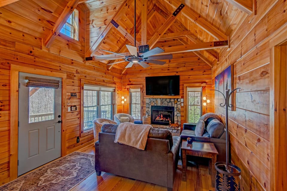 Squirrel's Leap House in Sugar Mountain
