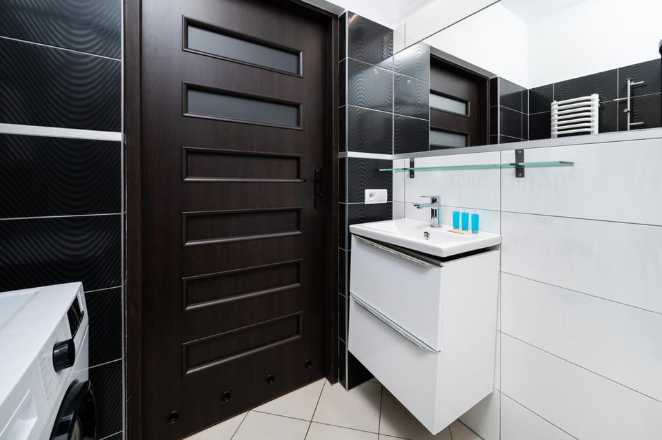 Bathroom, washing machine