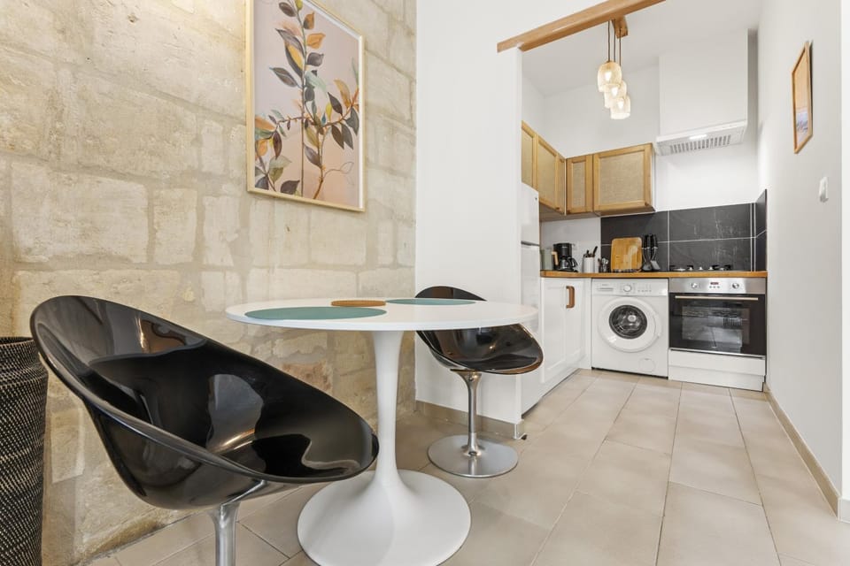 Appartement calme équipé terrasse Apartment in Tarascon