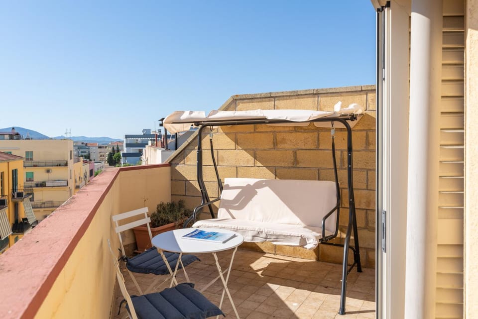 Balcony/Terrace, Dining area