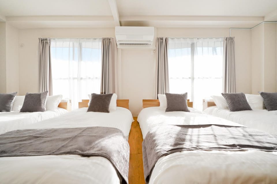 Unite Stay Urayasu102 Close to Disneyland, 15 minutes by bus, 8 minutes by car, and good access from the nearest station to Tokyo Station, Ginza, and Asakusa Apartment in Chiba Prefecture