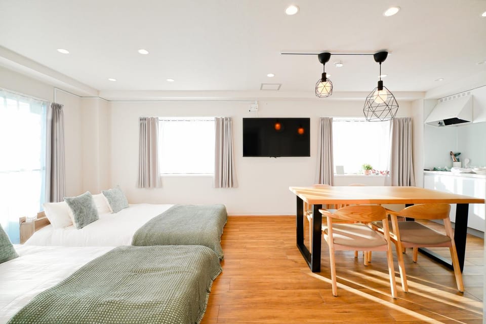 Unite Stay Urayasu102 Close to Disneyland, 15 minutes by bus, 8 minutes by car, and good access from the nearest station to Tokyo Station, Ginza, and Asakusa Apartment in Chiba Prefecture
