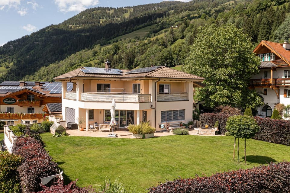 Property building, Spring, Natural landscape, Garden, Garden view, Mountain view