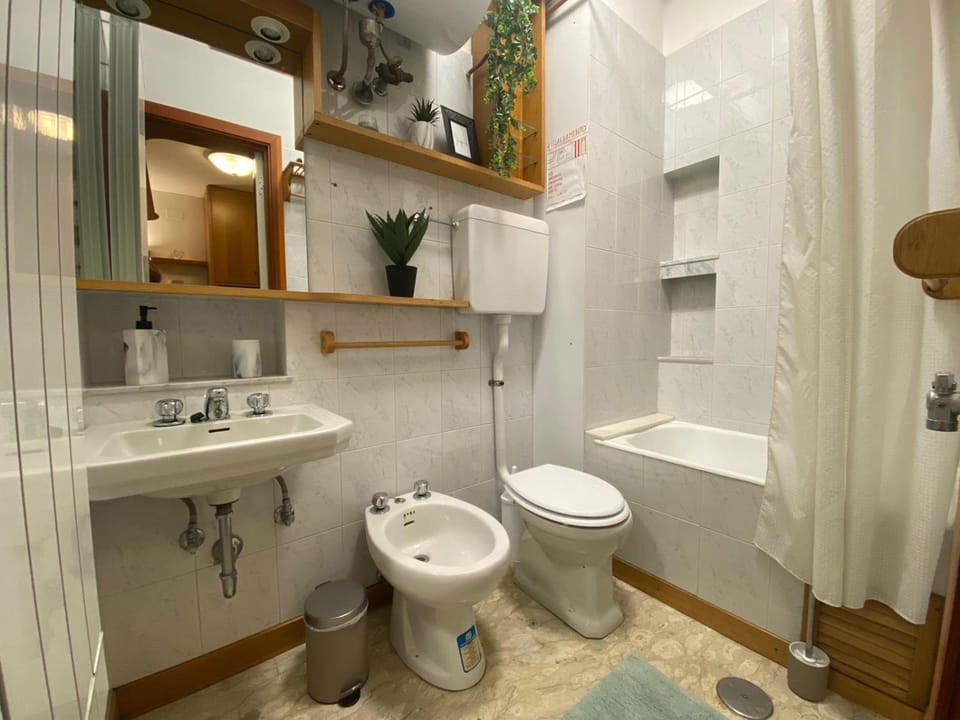 La Bitta - A room overlooking the sea Apartment in Pietra Ligure
