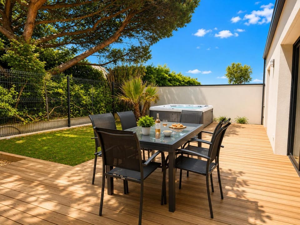 Maison contemporaine avec jacuzzi et espace exterieur House in Château-d'Olonne