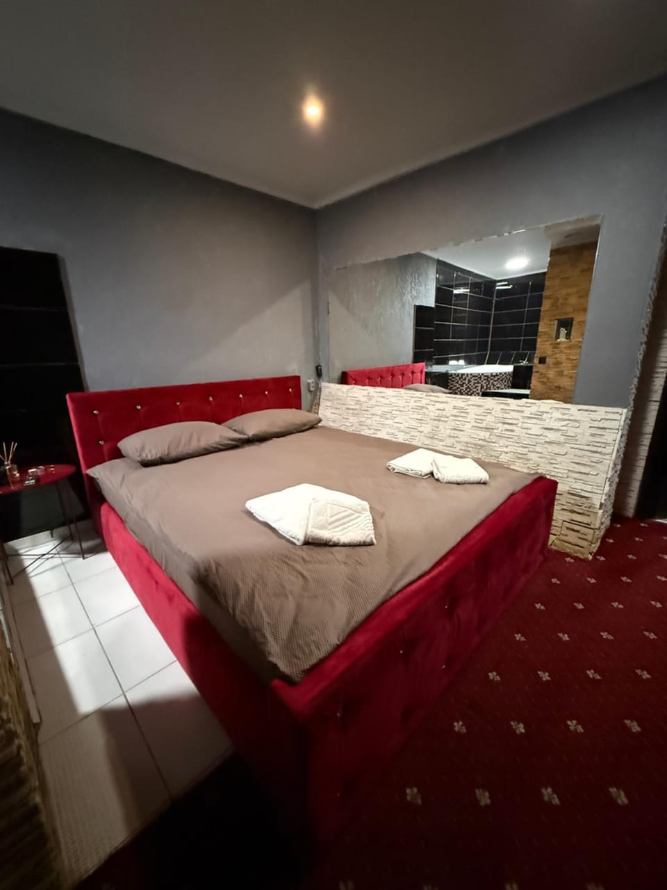 Міні готель THREE KEYS Apartment in Lviv